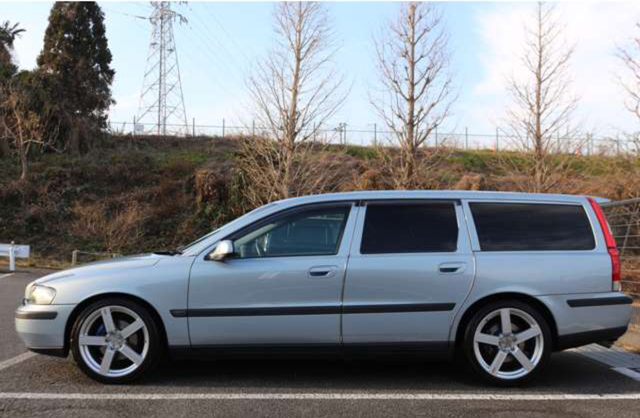 V70 ʐ^