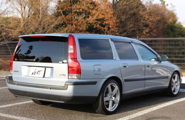 V70 ʐ^