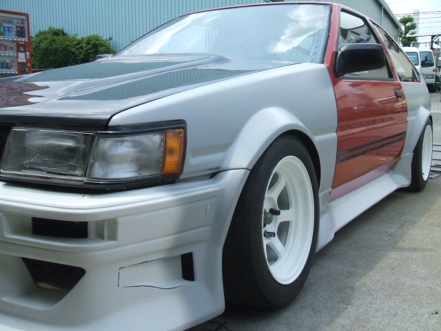 AE86 n`ÑI[o[tF_[ ŃChdl