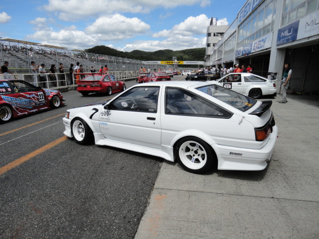 AE86 n`ÑI[o[tF_[ ŃChdl