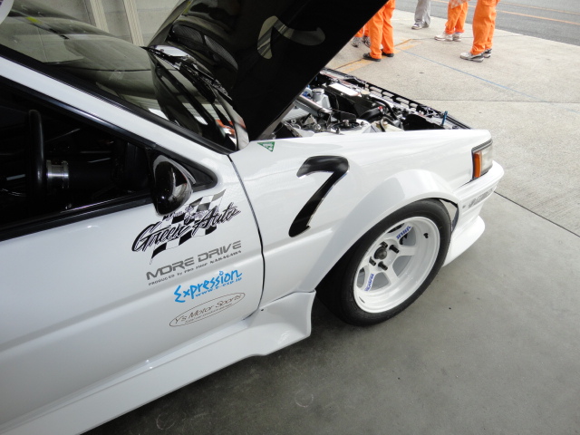 AE86 n`ÑI[o[tF_[ ŃChdl