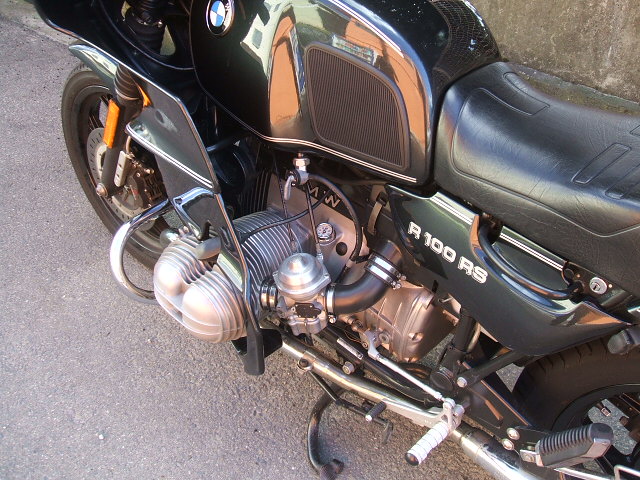 BMW  R100RS  ̃JE̕C  HAhACAyA