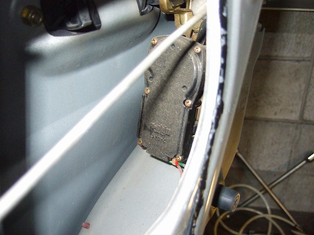 ドアロックアクチュエーター