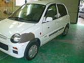 お客様に綺麗に使って頂ける様、代車をオールペイントしていきます。 今回のテーマはサイバーです。