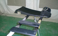 内装パネルを木目調に塗装する作業です。 脱着作業がとても大変でした。