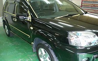黒い車の磨きは大変なのですが、ビッカビカになるのでやりがいがあります。