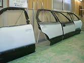 車両保険を使うのですが、いたずらとは別でドアの内側やボディーの内部なども塗装してとの事です。