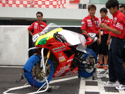 NO.153 APAN CLUB & PROJECT X RACING