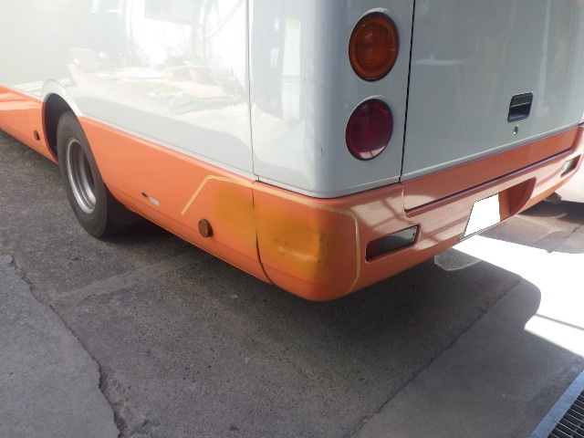 三菱 ローザ(幼稚園バス) 板金塗装修理事例