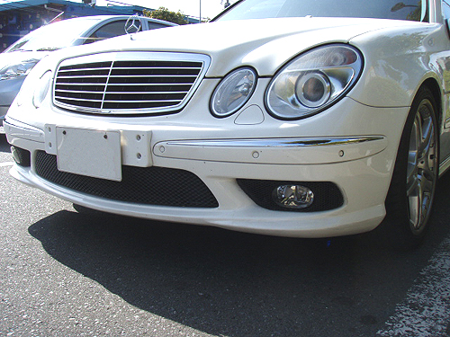 ベンツ E55T フロントバンパー修理