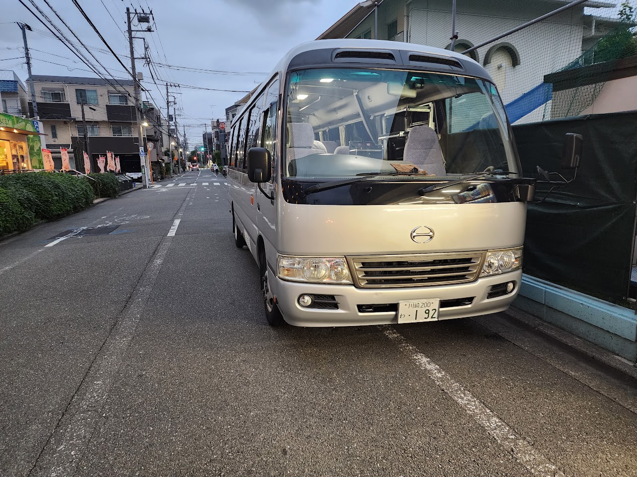 �}�C�N���o�X�@���G�b�Z�U25�l���i��{�E���V�[�g�̈�21�l���j