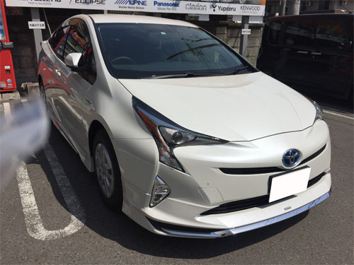 プリウス 9インチメモリーナビ取付